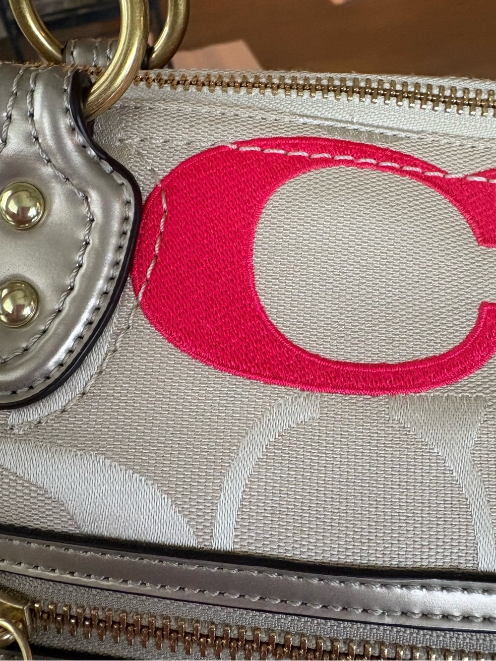πππ©·COACH POPPY SIGNATURE βCβ KHAKI/JACQUARD & LEATHER TOTE BAG!πππ©· - Picture 6 of 10